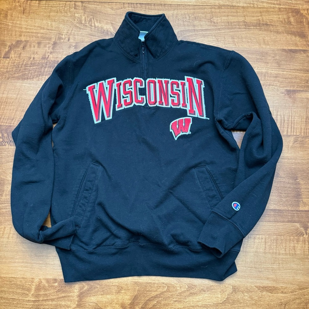 Black Champion Wisconsin Badgers sweatshirt